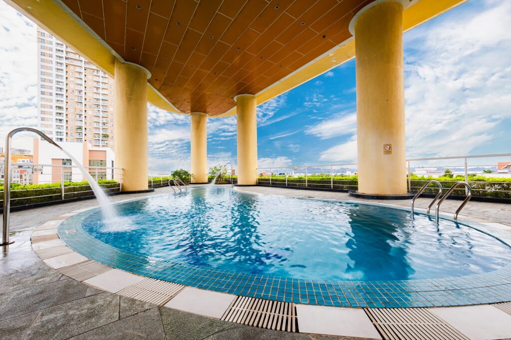 Mường Thanh Grand Hạ Long 35 Bể bơi ngoài trời - Mường Thanh Grand Hạ Long