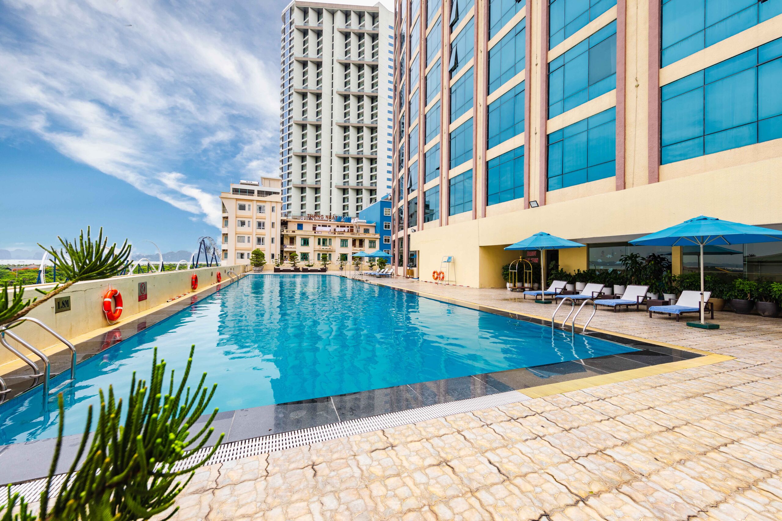 Mường Thanh Luxury Quảng Ninh 20 be boi ngoai troi 5 scaled