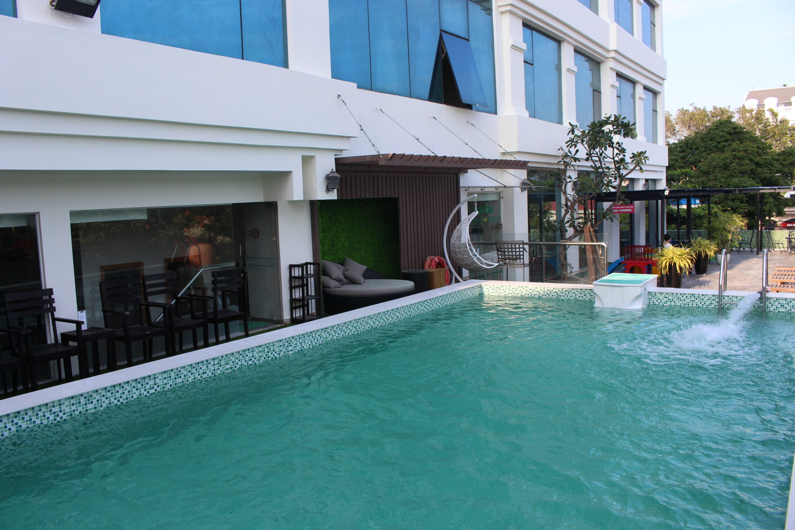 Mường Thanh Holiday Vũng Tàu 17 be boi ngoai troi muong thanh vung tau scaled