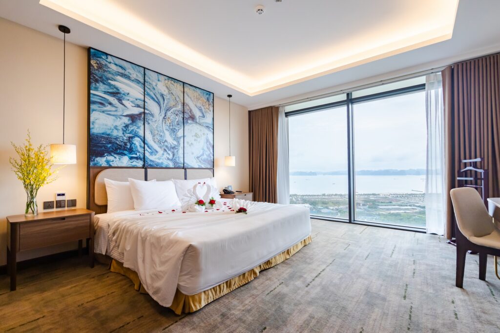 Mường Thanh Luxury Hạ Long Centre 33 Hạng phòng Deluxe King hướng biển