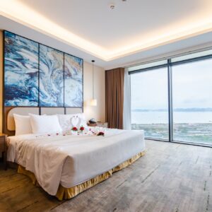 Mường Thanh Luxury Hạ Long Centre 24 hang phong deluxe king huong bien
