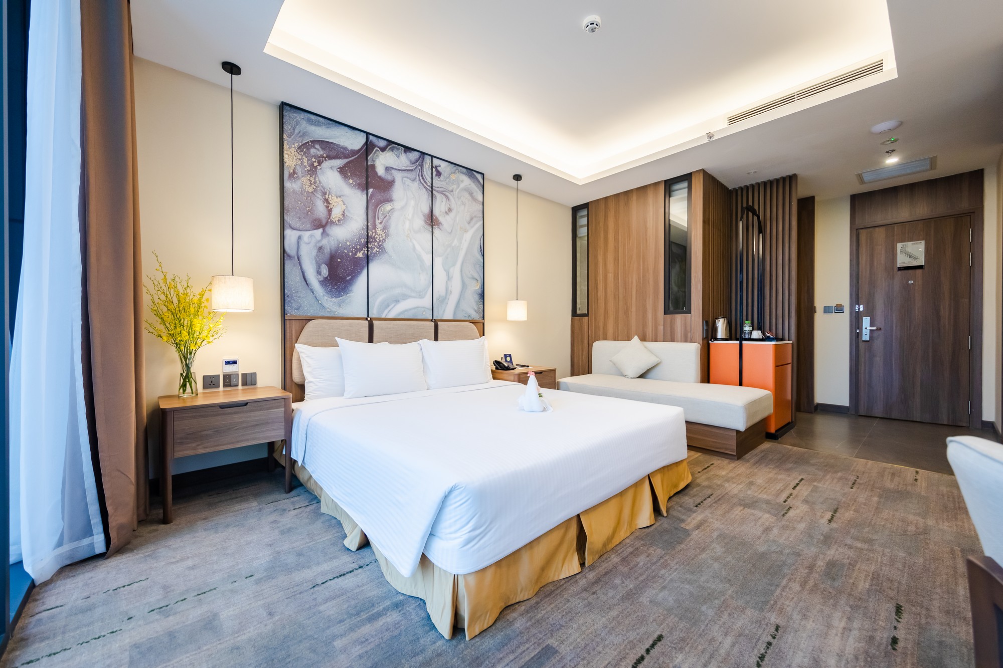 Mường Thanh Luxury Hạ Long Centre 14 hang phong deluxe king huong thanh pho