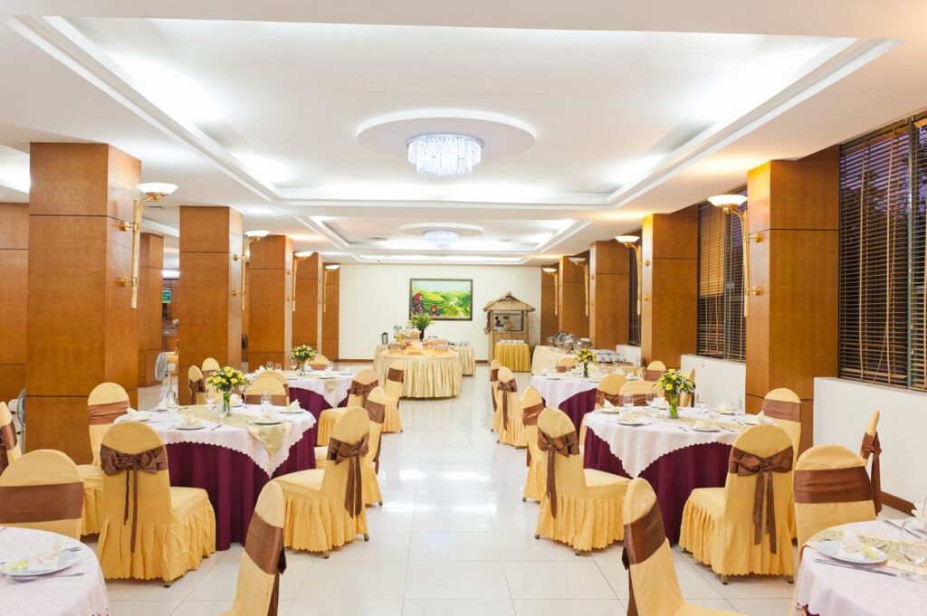 Mường Thanh Grand Điện Biên Phủ 27 Nhà hàng Mường Phắn