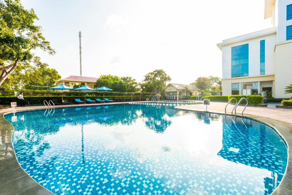Mường Thanh Luxury Nhật Lệ 32 Bể bơi ngoài trời