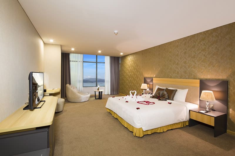 Mường Thanh Luxury Nha Trang 34 Phòng Deluxe King hướng biển