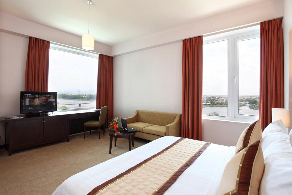 Mường Thanh Holiday Huế 30 Phòng Premium Deluxe King
