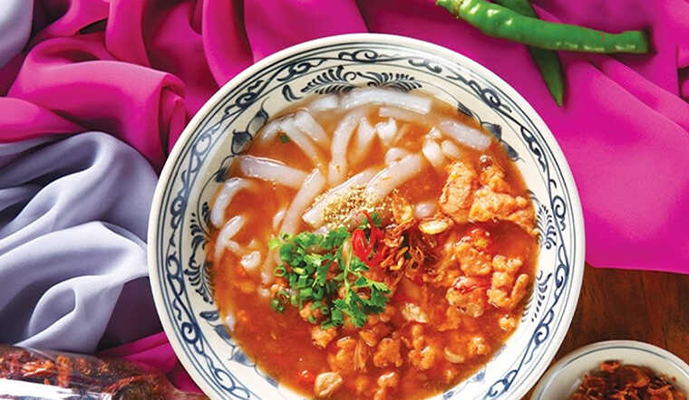 14 món ăn nhất định phải thử khi đến Huế 21 Bánh Canh Huế