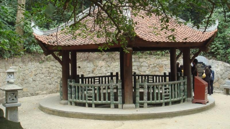 Đền Giếng