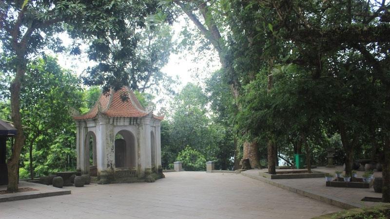 Nhà Bia Đền Hùng
